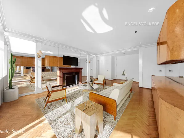 17 West 54th Street image 4 of 10