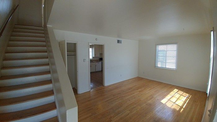 1st image of 1011 Hermosa Dr SE