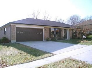 2124 Robinhood Dr, Miamisburg, OH 45342