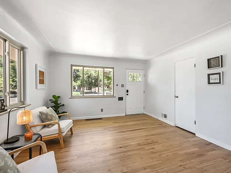 3286 W Fairview Pl — Photo 10