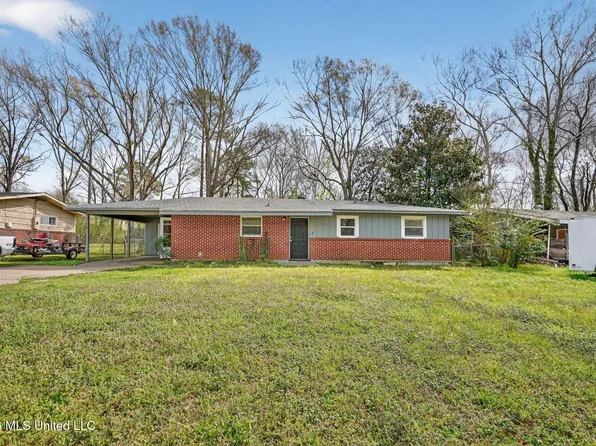 2920 Lakewood Dr, Jackson, MS 39212
