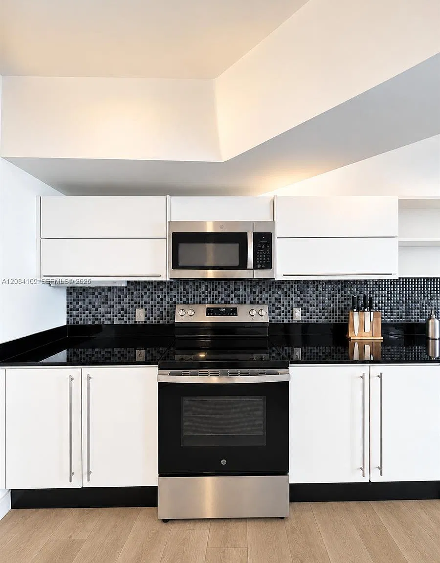 Neo Vertika Condo — Photo 4