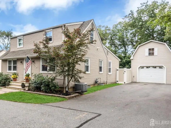 8 Culver Ln, East Brunswick, NJ 08816