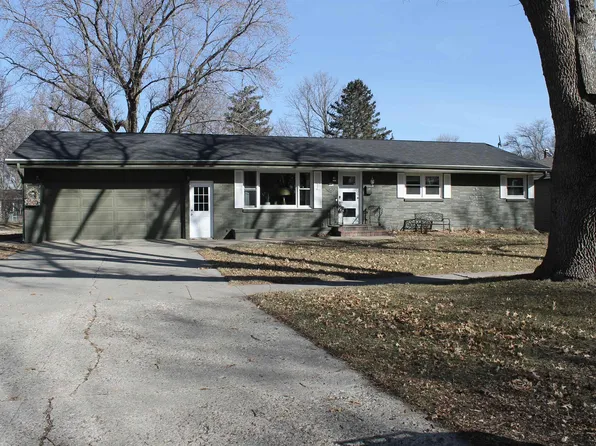 911 W 10th St, Spencer, IA 51301