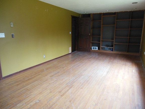 5th image of 17300 424th Ave SE
