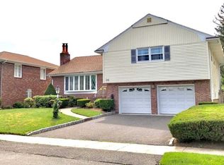 14 Powell Ave, Rochelle Park, NJ 07662