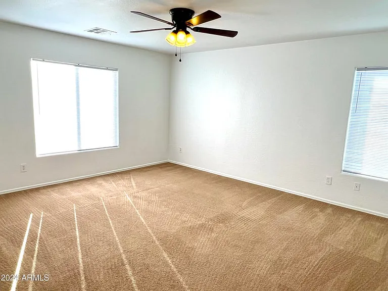 2414 W Hunter Ct — Photo 12