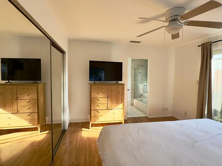 2133 N Buena Vista St — Photo 10