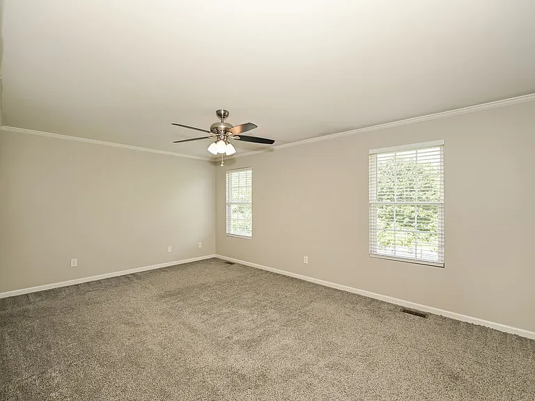 1016 Solomon Ln — Photo 10