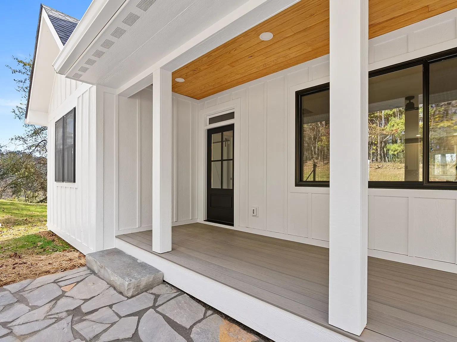 Beautiful Mountain Modern Farmhouse with Mountain Views - Candler, NC — Photo 3