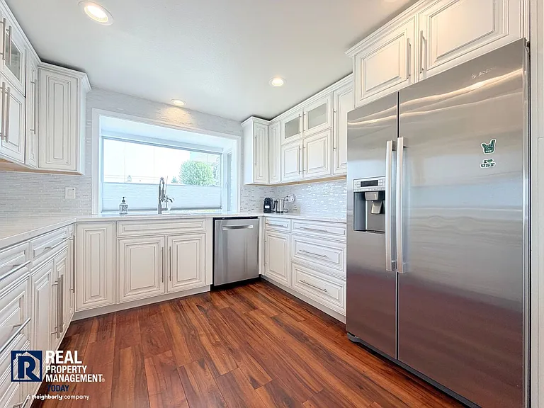 1726 N Jackson Ave — Photo 6