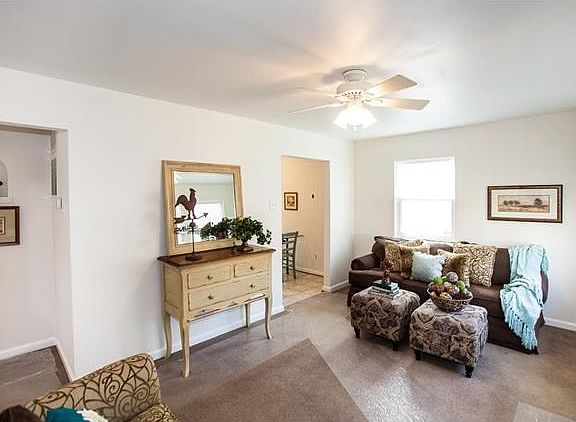 3rd image of 6332 Evergreen Blvd