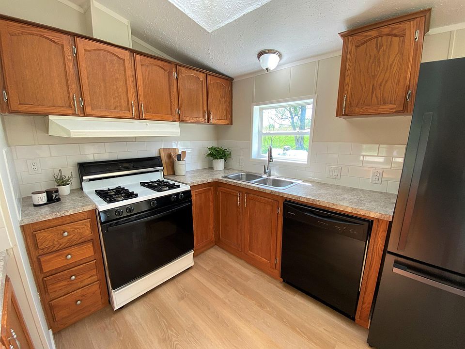 5367 N Douglas Rd, Riverdale, MI 48877 Zillow