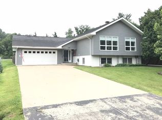 1315 2nd St S, Cordova, IL 61242