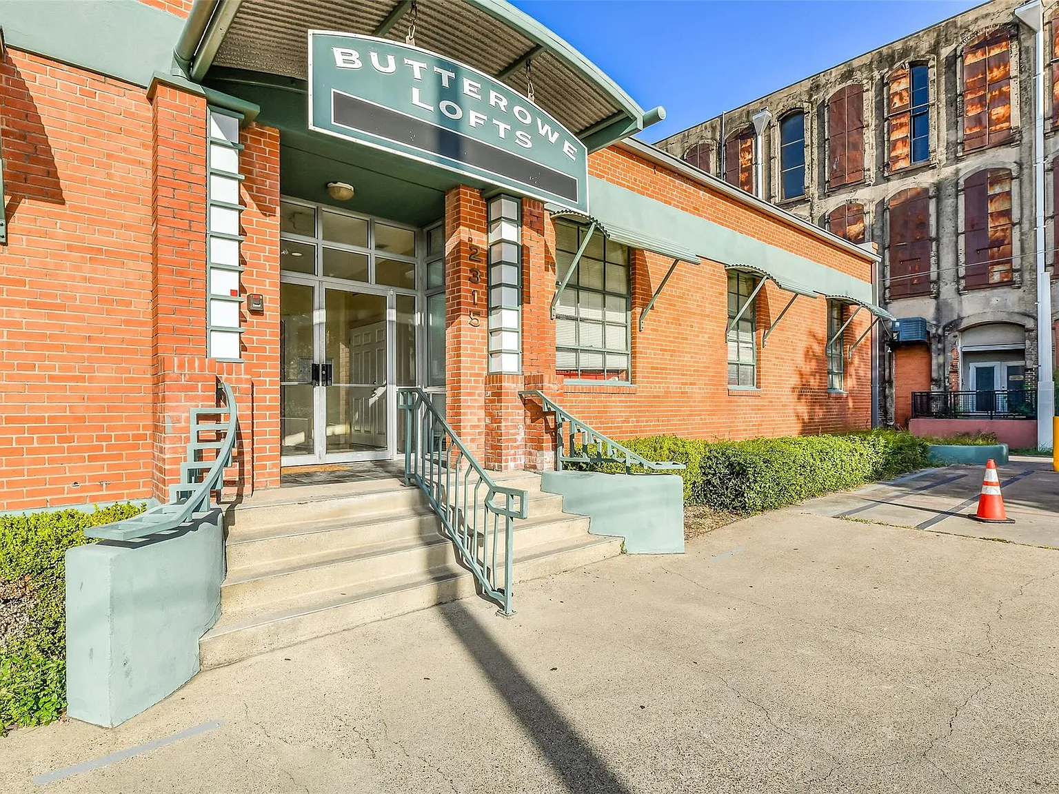 1 bed, 1.0 bath, 900 sqft, $2,250 — Photo 3