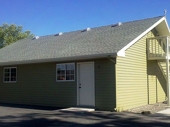 Big garage w/ attic storage