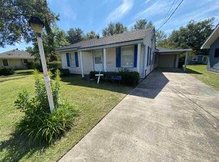 4579 Lee St, Groves, TX 77619