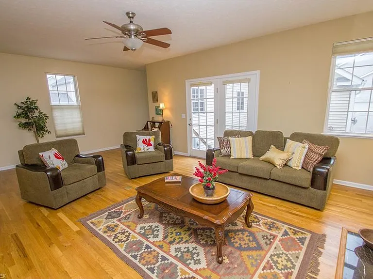 8430 Chester Pkwy — Photo 6
