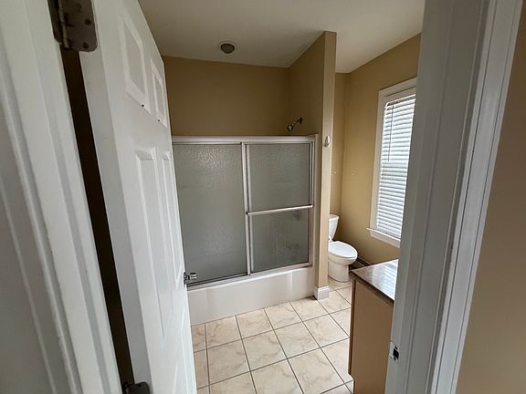 3rd image of 635 Broadway APT 3