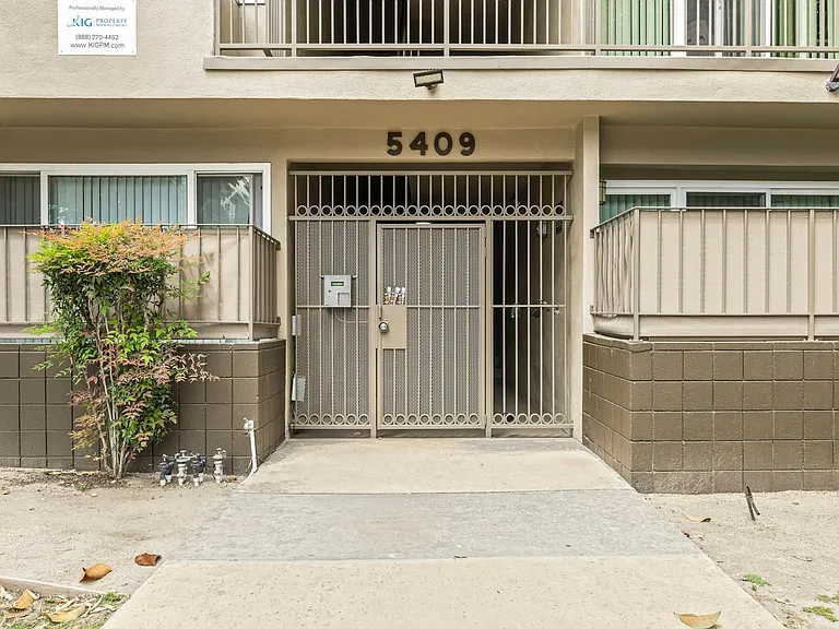5409 Radford Ave #12 — Photo 14