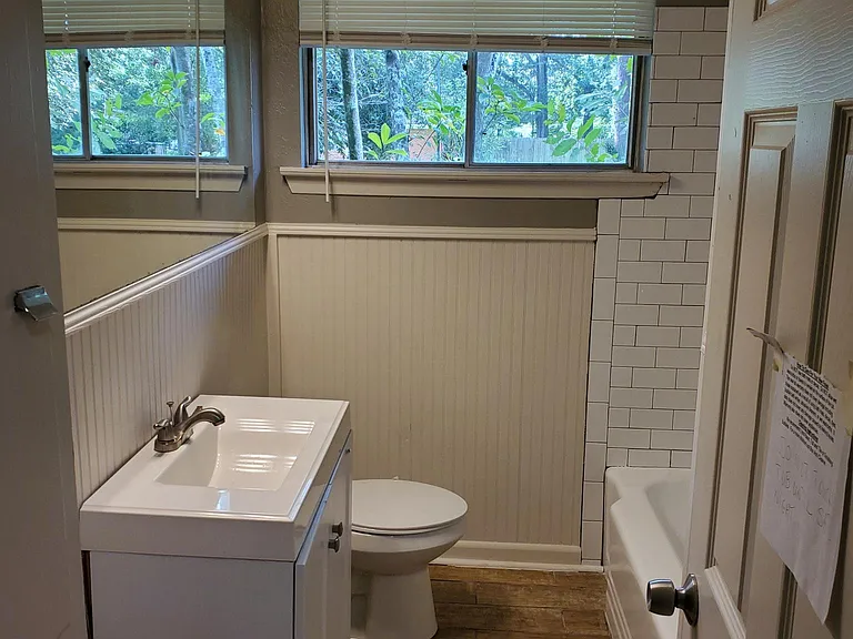 2409 N Day Dr — Photo 7