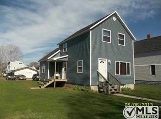 215 N 18th St, Escanaba, MI 49829