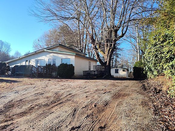 2nd image of 1616 Riverbend Rd