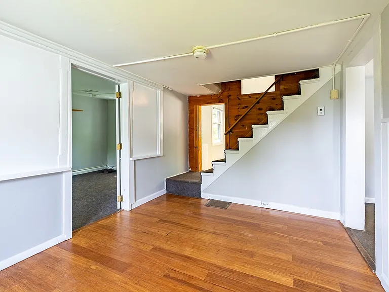 79 Chase St — Photo 8