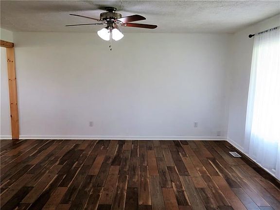 3rd image of 80 Robinhood Dr