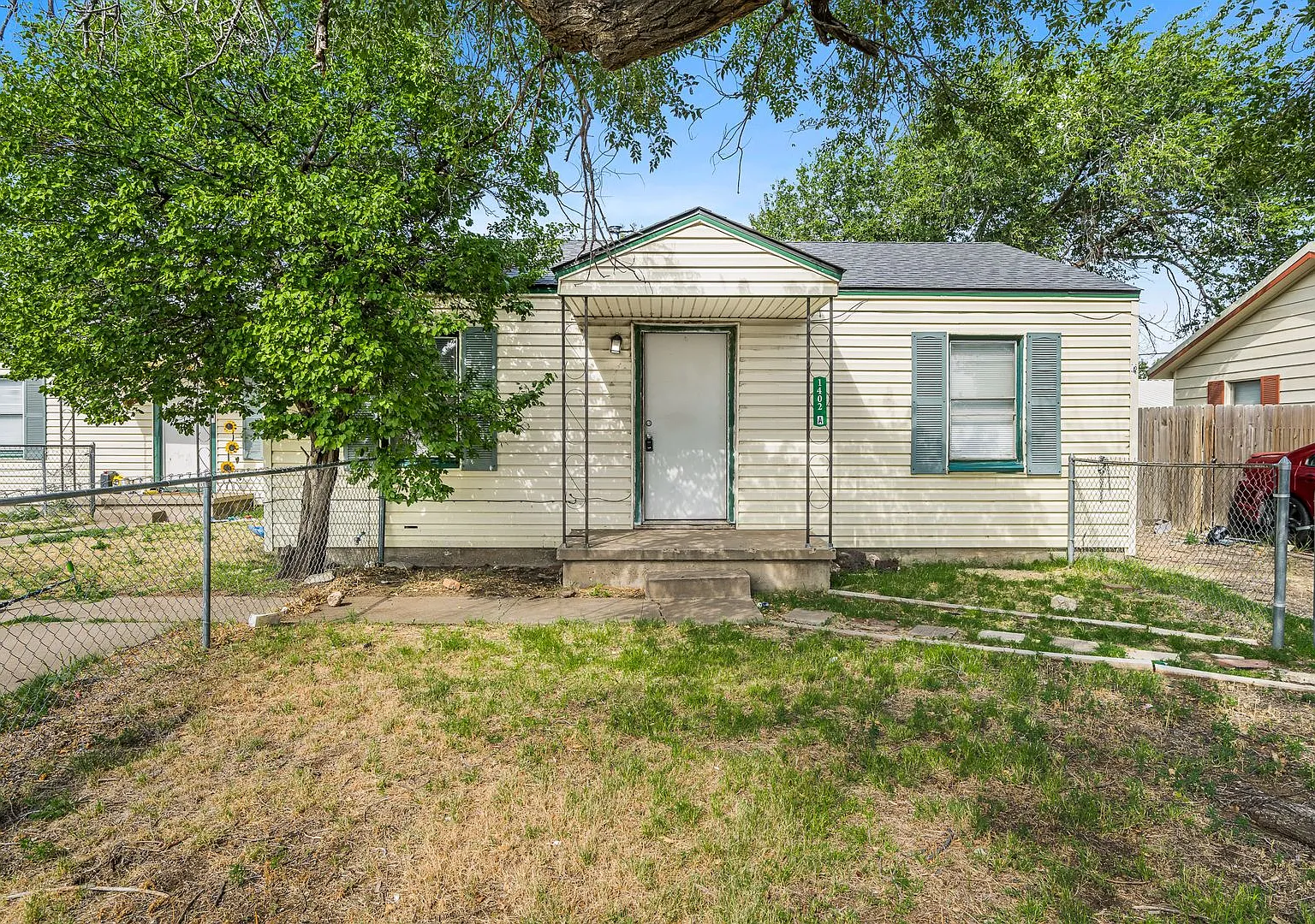 1402 Dunaway St — Photo 2