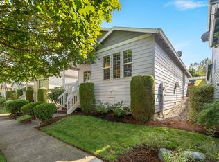 20520 NE Shore View Dr, Fairview, OR 97024