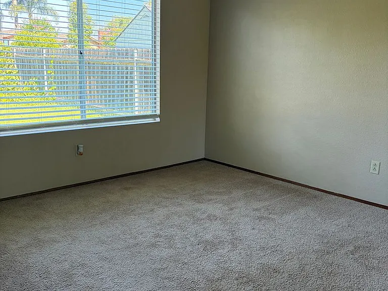 757 Sunningdale Dr — Photo 10