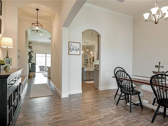 4th image of 32324 Goddard Dr