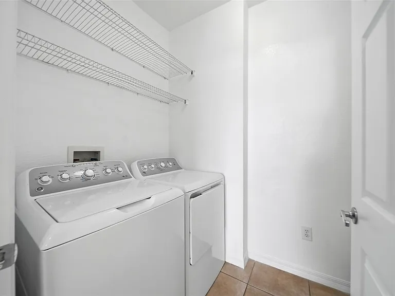 2532 Grand Central Pkwy #8 — Photo 20