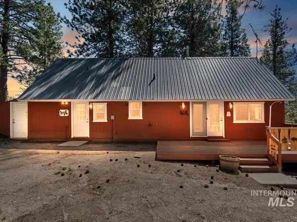 44 Ridgeview Dr, Cascade, ID 83611