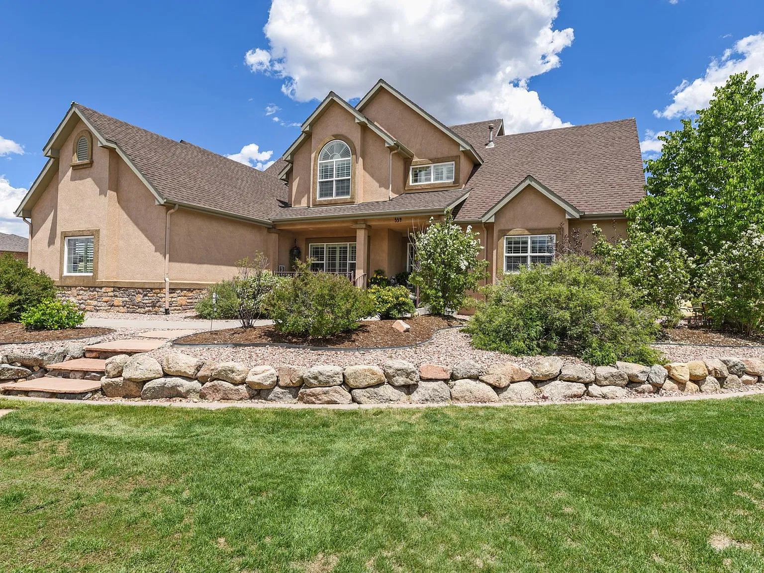 6 bed, 3.5 bath, 4279 sqft, $3,800 — Photo 1