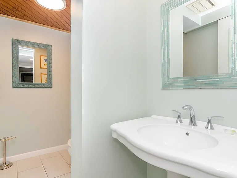 32 W Greensboro St — Photo 41