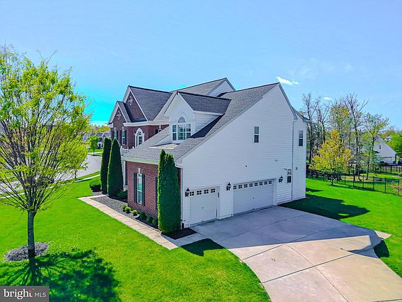 3rd image of 6609 Chatham Park Dr