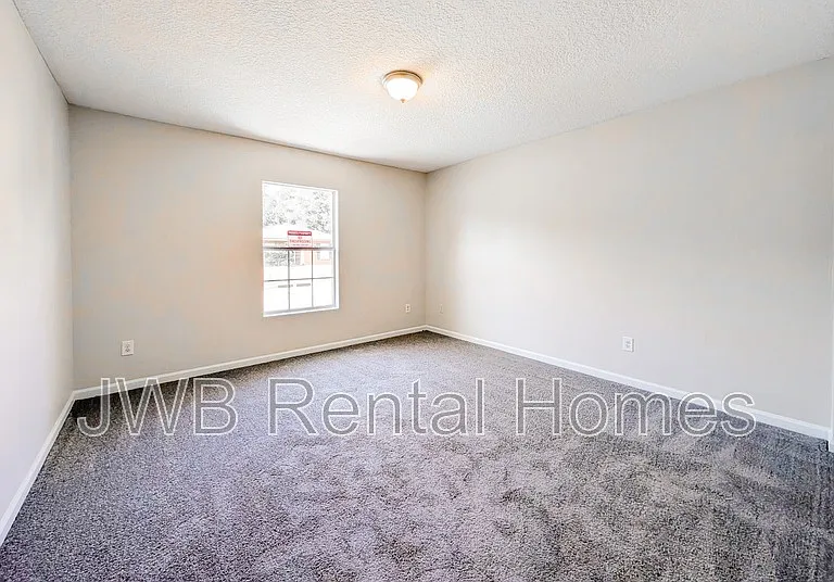 4373 Melissa Ct W — Photo 5