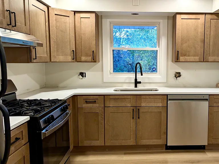 218 Flintridge Dr — Photo 4