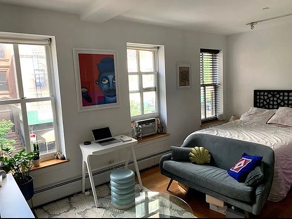 5th image of 320 Cumberland St APT 2A