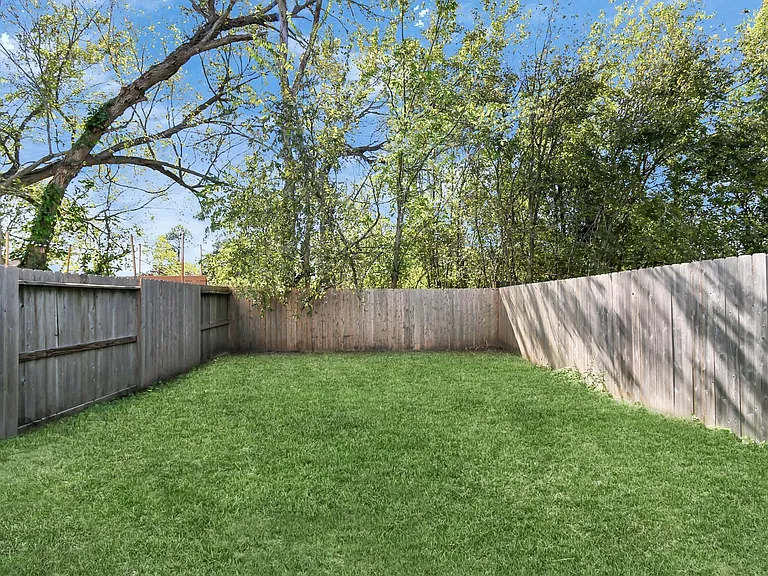 3538 Noah St — Photo 26