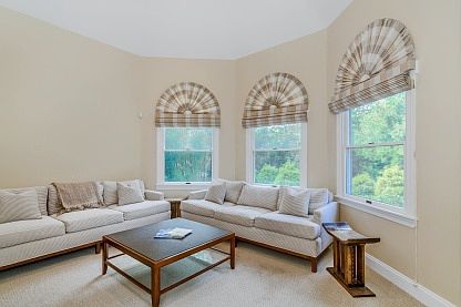 4th image of 12 Corbett Dr