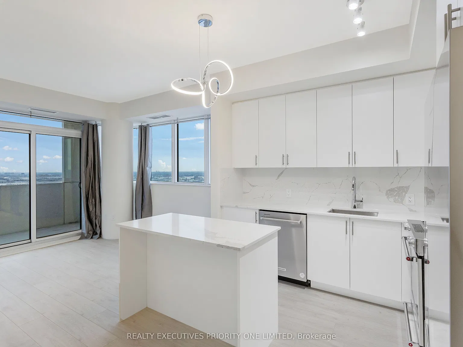 2 bed, $2,900 — Photo 2