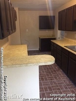 318 Langford kitchen