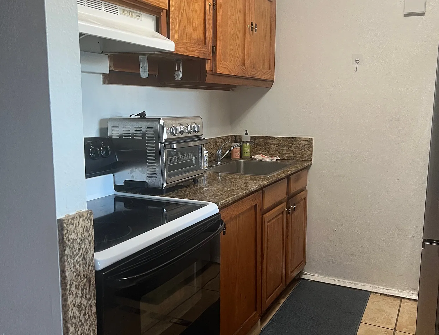 1 bed, 564 sqft, $2,350 — Photo 2