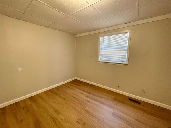 316 Finley Dr APT 1, Lenoir City, TN 37771