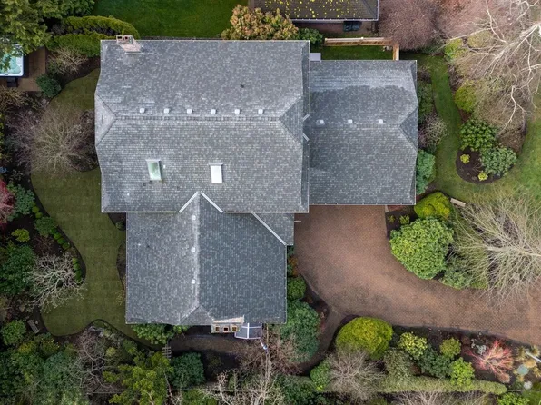 3913 Gibson Ct, Saanich, BC V8N 6E2