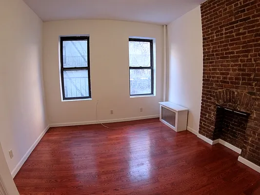 Rented by Urban Real Estate Inc | media 22