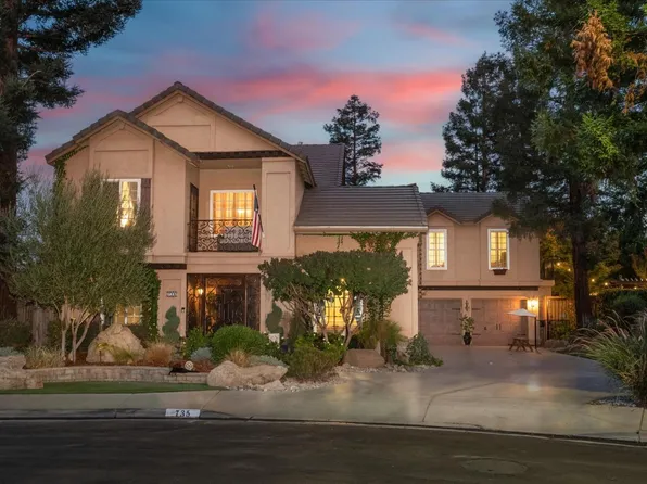 735 N Acacia Ave, Clovis, CA 93611